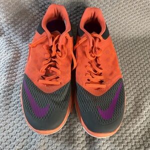 NIKE FS LITE RUN 3 womens running shoes Sz 11 orange and gray with purple swoosh